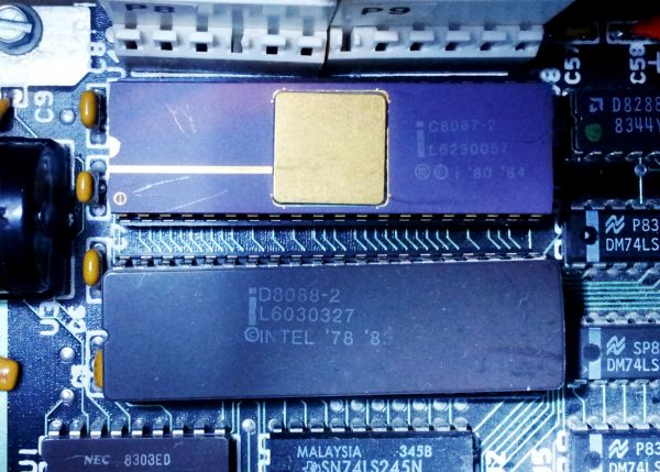 IBM XT 5160 Intel 8088 Chip